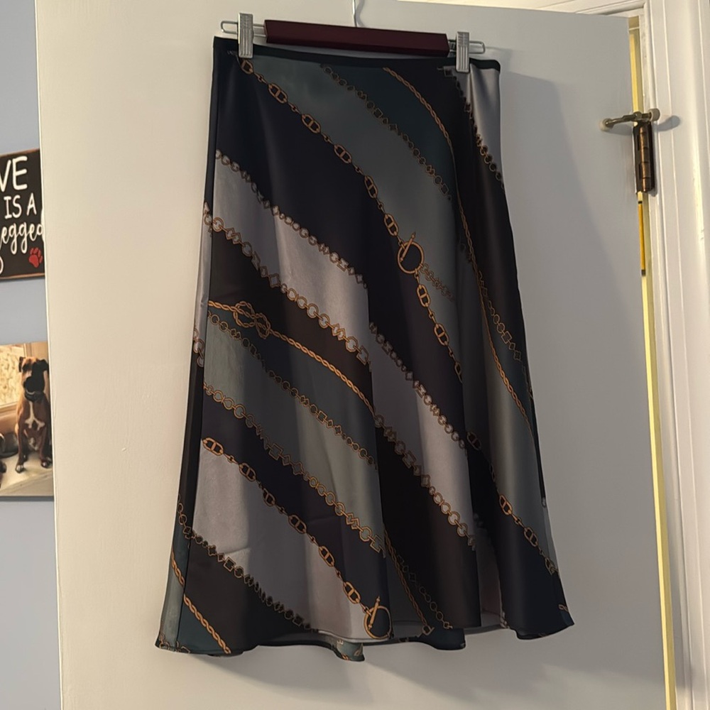 Ann Taylor navy multi chain skirt